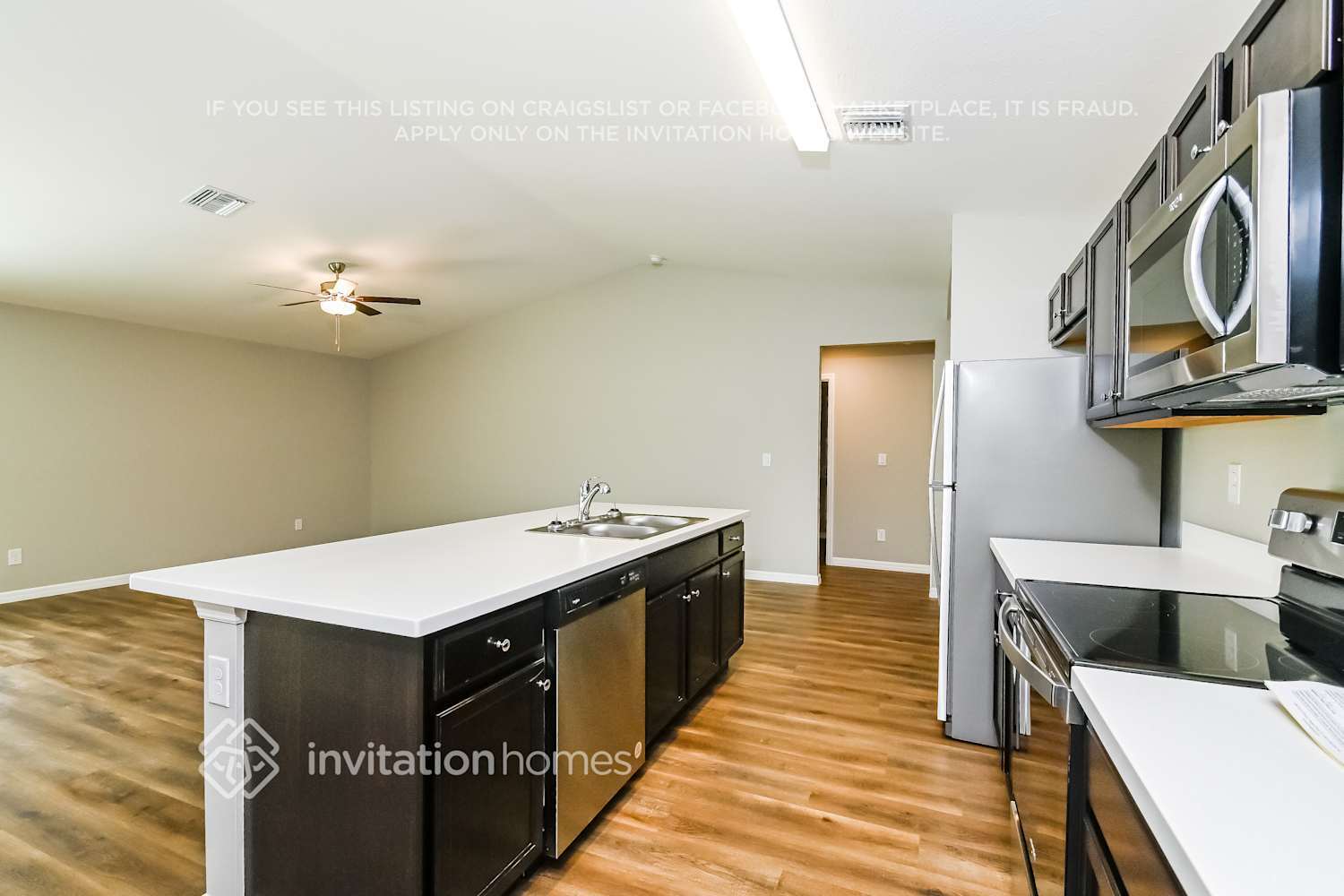 Building Photo - 384 Dewhurst St