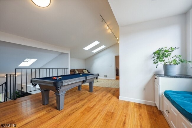 Building Photo - 41 Mt Kemble Ave