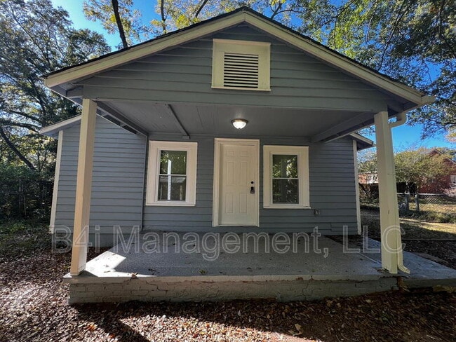 Building Photo - 1334 W Poplar St