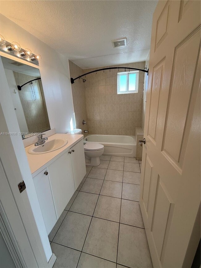 Building Photo - 3410 Coral Wy