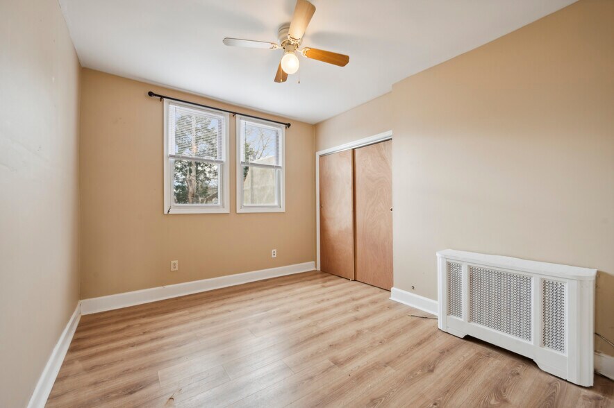 Building Photo - 5122 N Hutchinson St