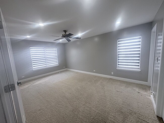 Building Photo - 1004 Longford Rd