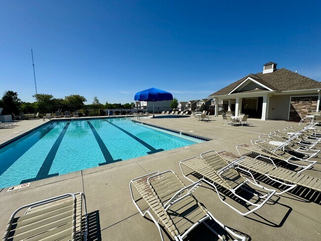 Building Photo - Beautiful 5BR/3BA Home in Roberta Ridge