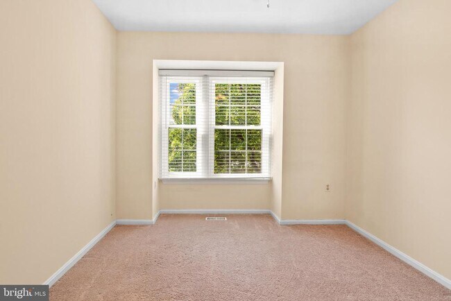 Building Photo - 26 Wessex Ct