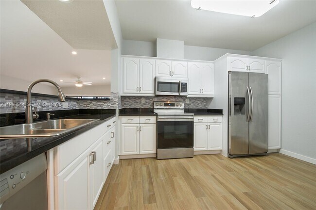 Building Photo - 7426 SW 106th Pl