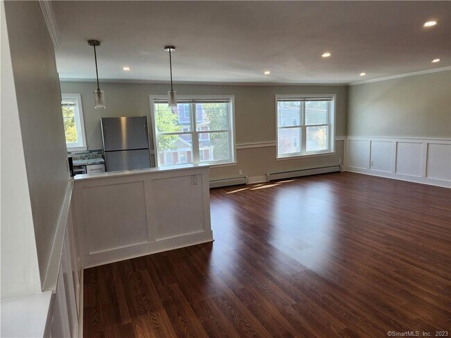 Building Photo - 126 Downing St