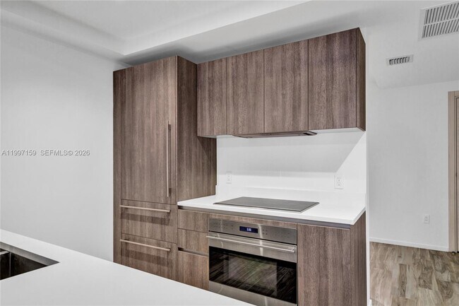 Building Photo - 801 S Miami Ave