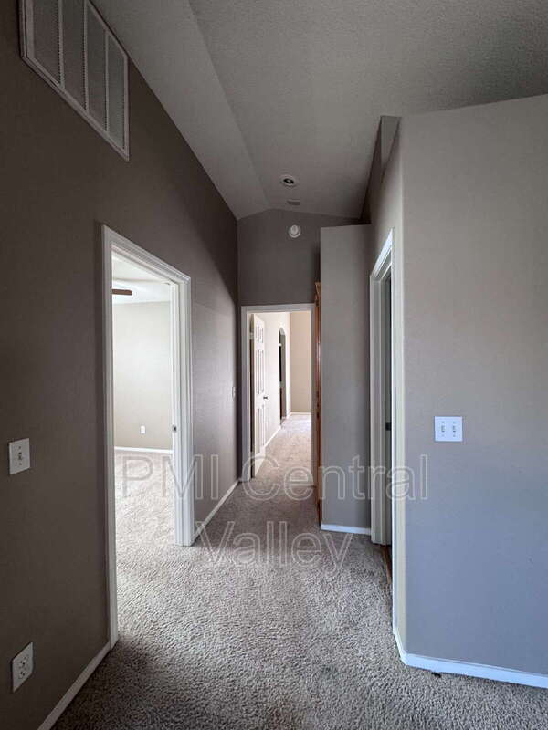 Building Photo - 10335 Point Reyes Cir