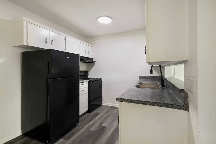 Building Photo - Liberty View