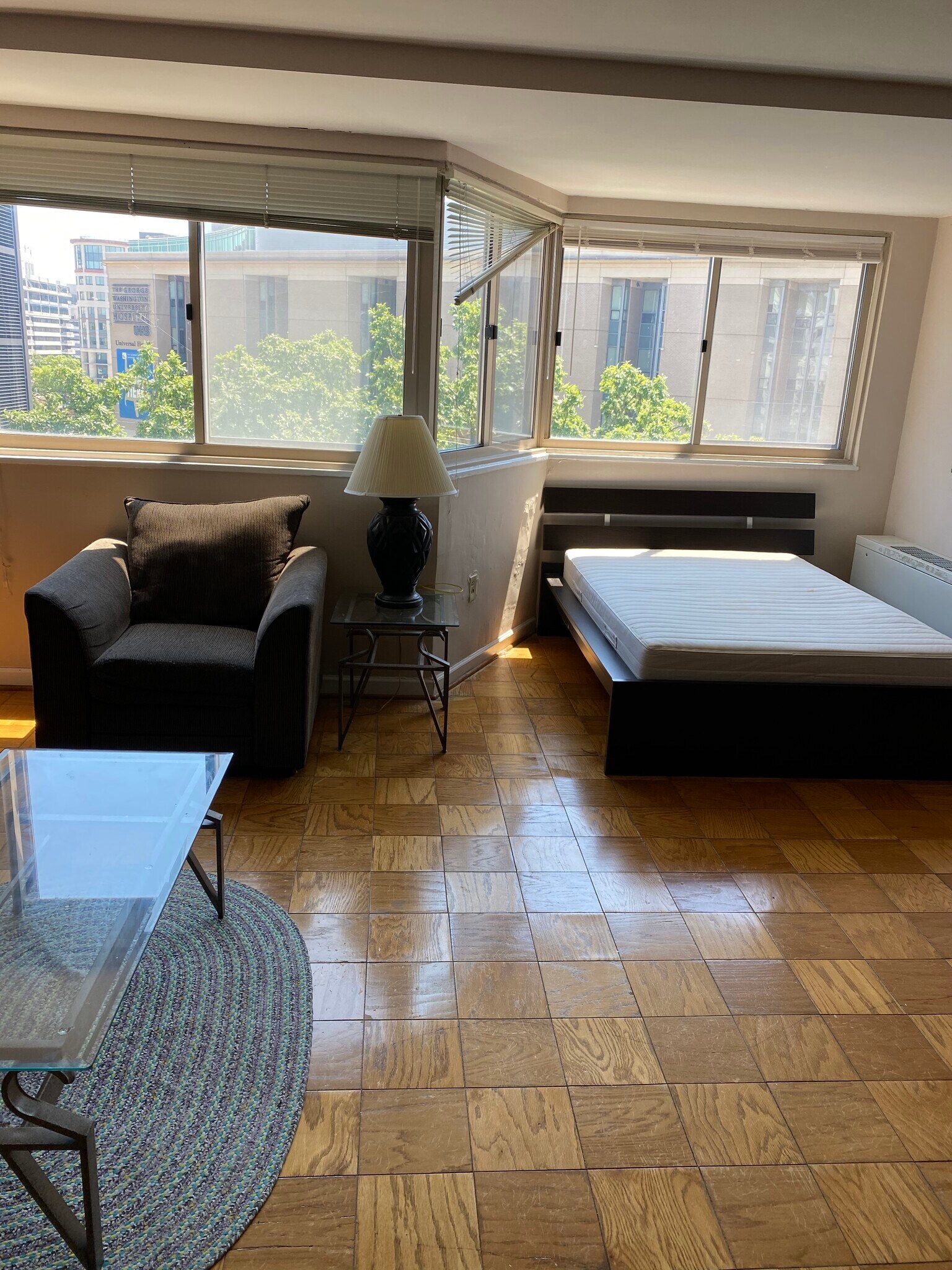 Building Photo - 922 24th St NW