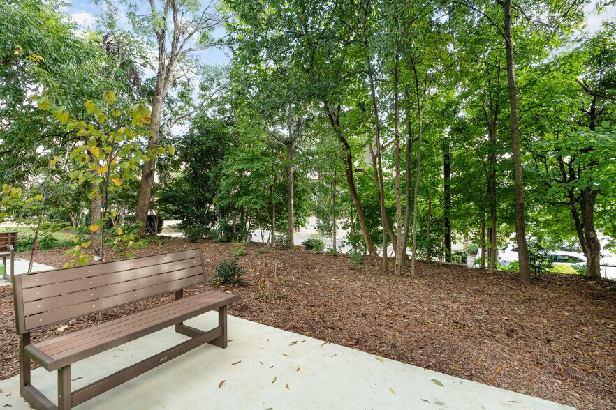 Building Photo - 515 W Lenoir St