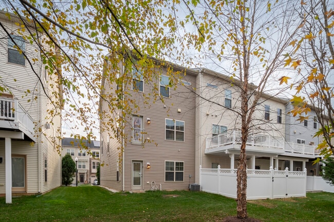 Building Photo - 214 Tanner Ln