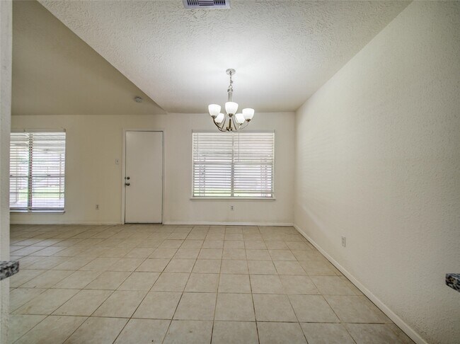 Building Photo - 6834 Harpers Dr