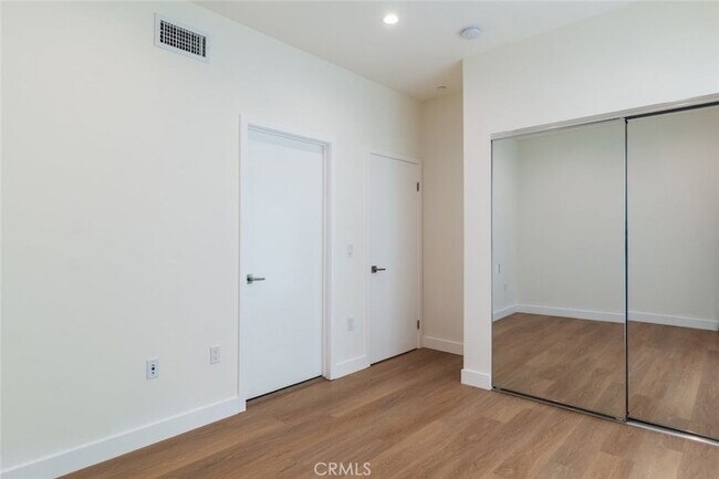 Building Photo - 1212 Viola Ave