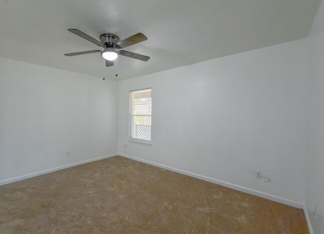 Building Photo - 3022 Homewood Pl