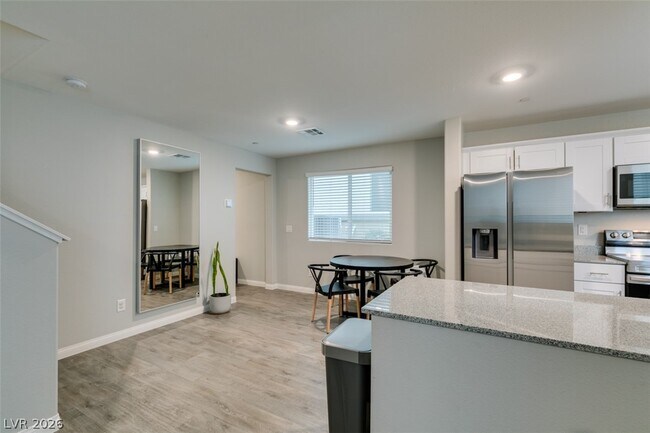 Building Photo - 12349 Golden Wreath Rd