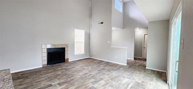 Building Photo - 129 Wagon Ln Loop