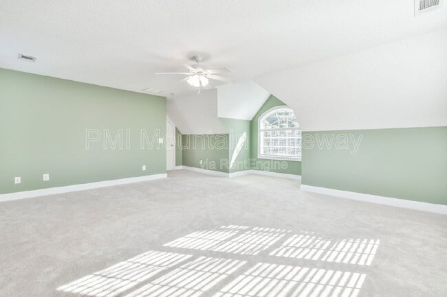 Building Photo - 894 Oak Pointe Dr