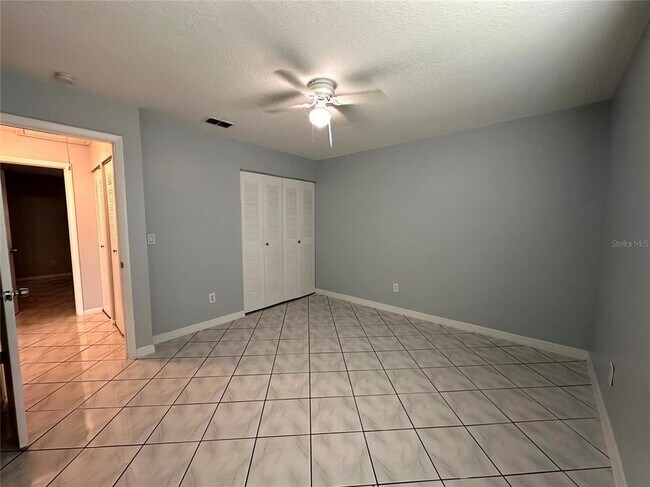 Building Photo - 22 W Country Cove Way