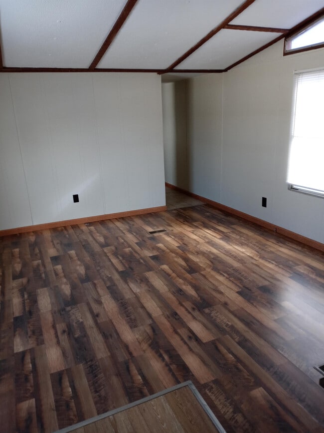 Building Photo - 259 Golden Crest Dr