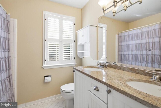 Building Photo - 9369 Tovito Dr