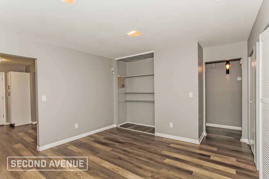 Building Photo - 940 Hollytree Dr