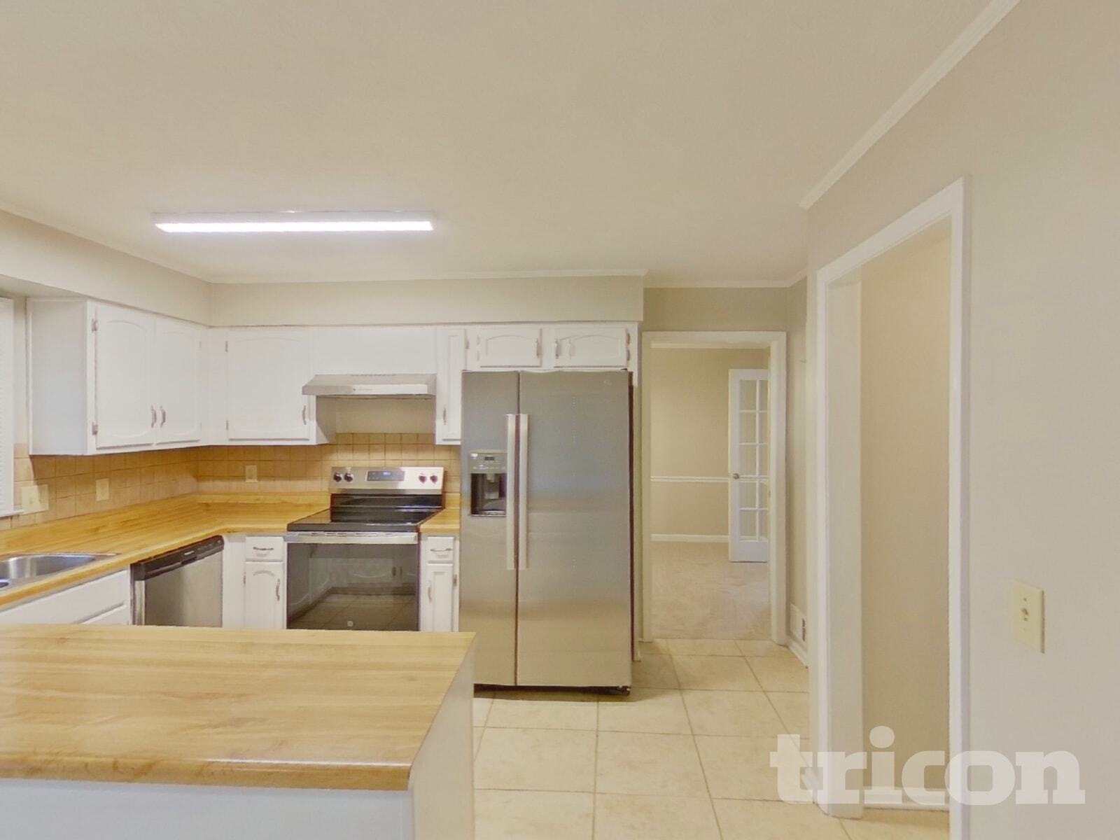 Building Photo - 215 Comstock Ct