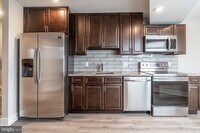 Building Photo - 421 N 39th St