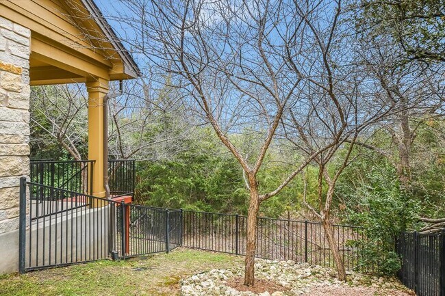 Building Photo - 1310 W Parmer Ln