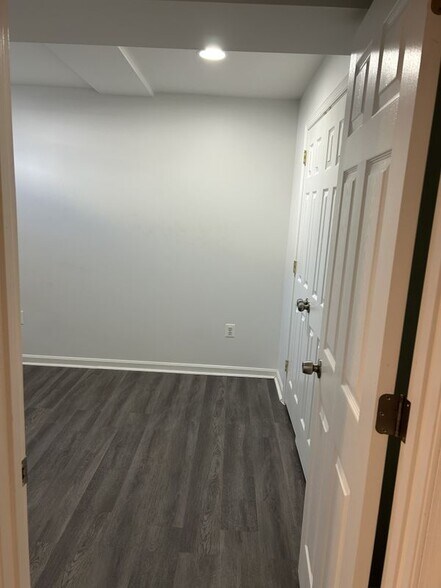 Building Photo - 20573 Breezyhill Dr