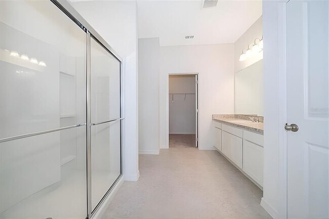 Building Photo - 5844 Bovine Dr