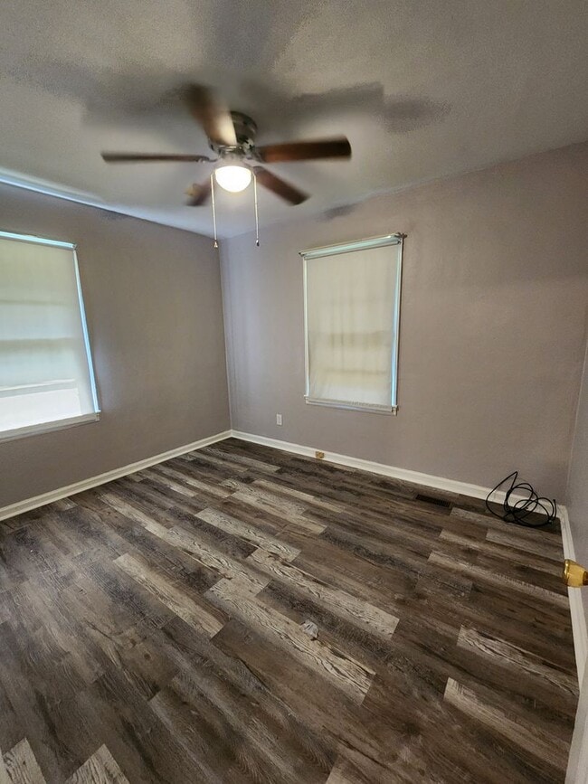Building Photo - A GEM located close to Ft Benning
