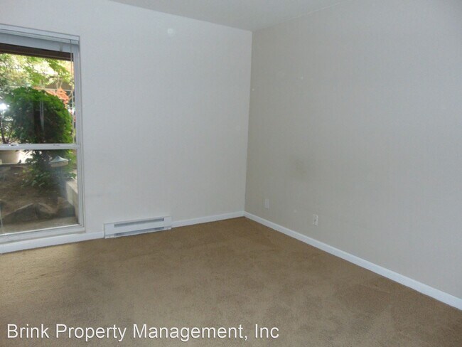 Building Photo - 2 br, 1 bath House - 922 100th Ave NE #13