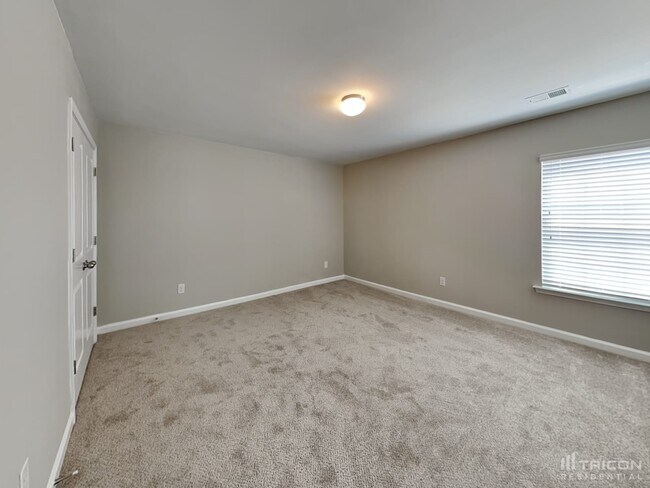 Building Photo - 502 Heathridge Lane Piedmont SC