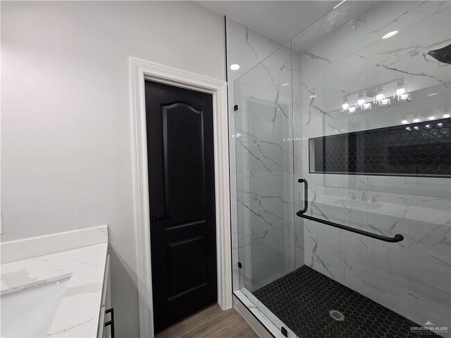 Building Photo - 19 Cragon Rd