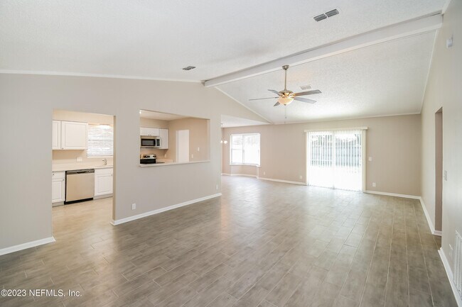 Building Photo - 7850 Blank Dr N