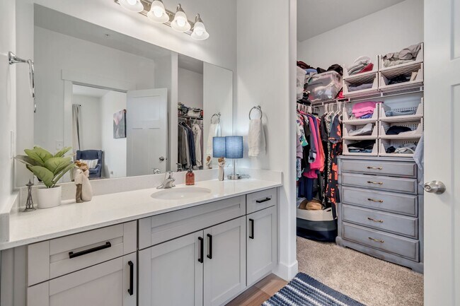 Building Photo - FREE FIRST MONTH'S RENT-Condominium in Prime Riverton Location