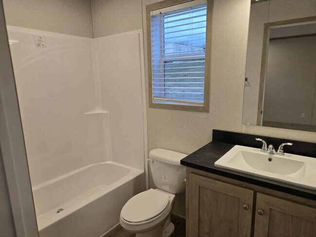 Building Photo - 613 Polk St