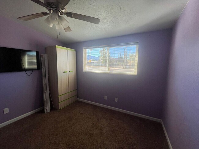 Building Photo - Updated 3 bedroom single-family home