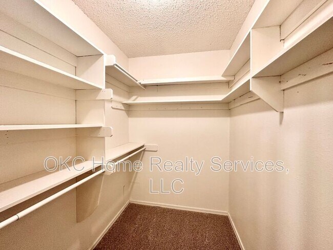 Building Photo - 9817 Grimsbey Ct