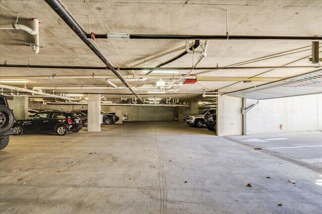 Building Photo - 3000 Duval St