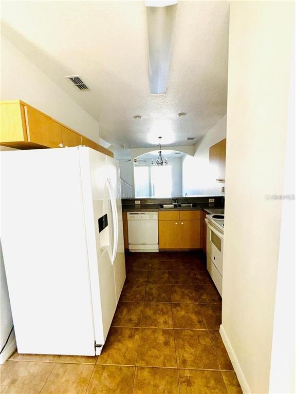 Building Photo - 1106 S Beach Cir
