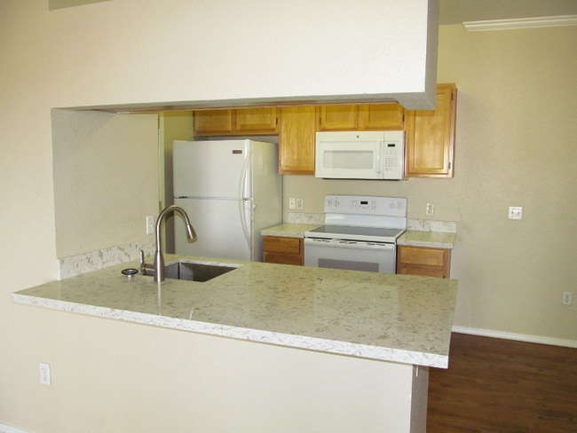 Building Photo - 5401 E Van Buren St