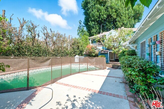 Building Photo - 4909 Morse Ave