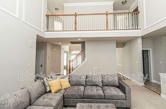 Building Photo - 9244 Palm Bay Cir