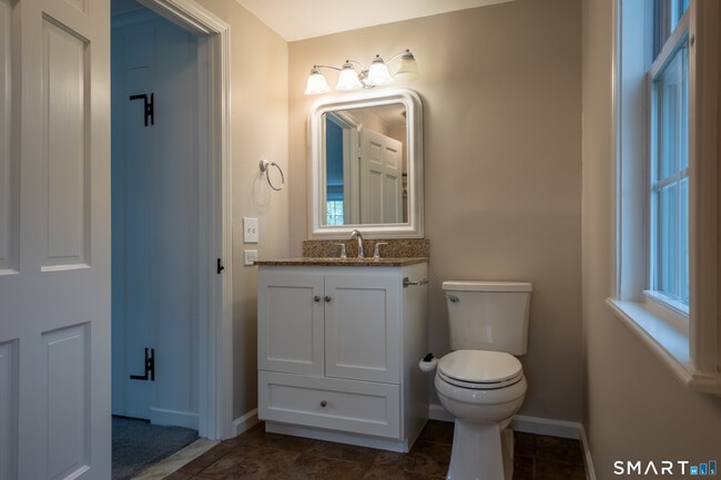 Building Photo - 30 Hillsboro Dr