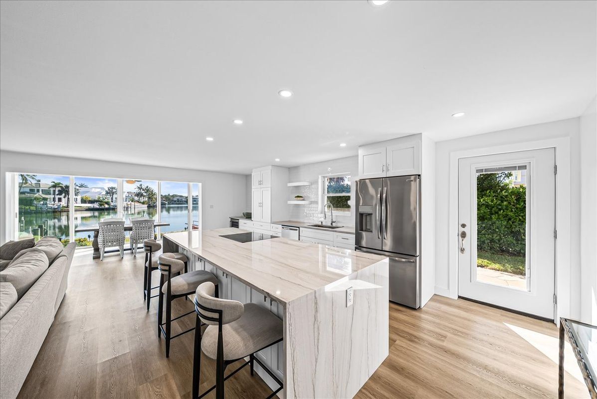 Building Photo - 1910 Gulf Shore Blvd N