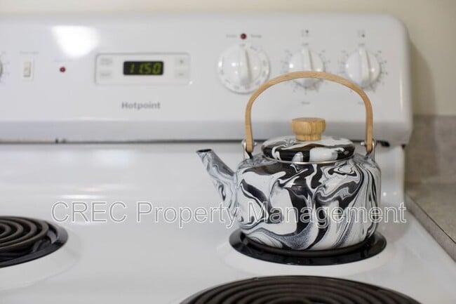 Building Photo - 637 Baytree Ct