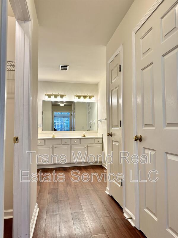 Building Photo - 8595 River Walk Landing