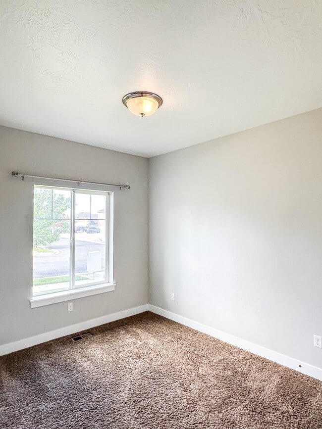 Building Photo - 4441 Wynridge Ln